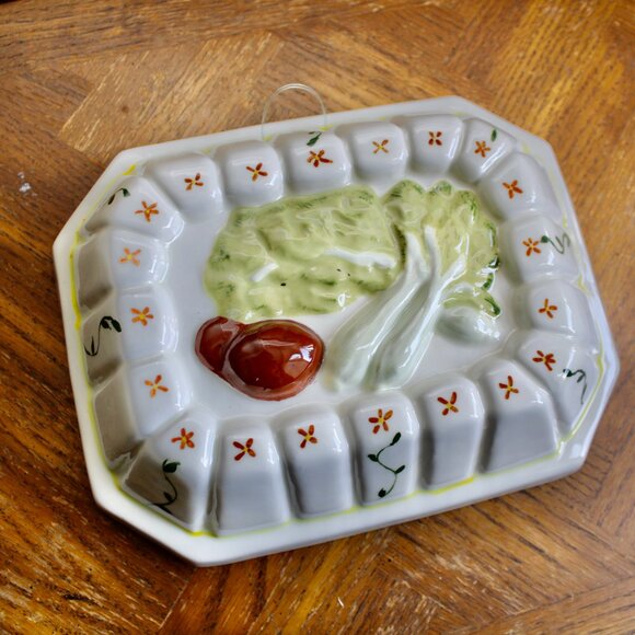 Vintage 80's Ceramic Potatoes, Celery & Lettuce Cake/Jello Mold Decorative Wall - Picture 2 of 5